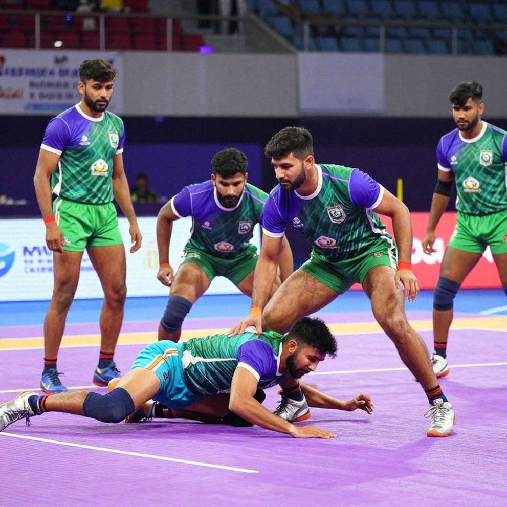 কাবাডি: ৩০ সেকেন্ডের আক্রমণ, ৭ জনের প্রতিরক্ষা — যেখানে নিয়মই কৌশল ঠিক করে