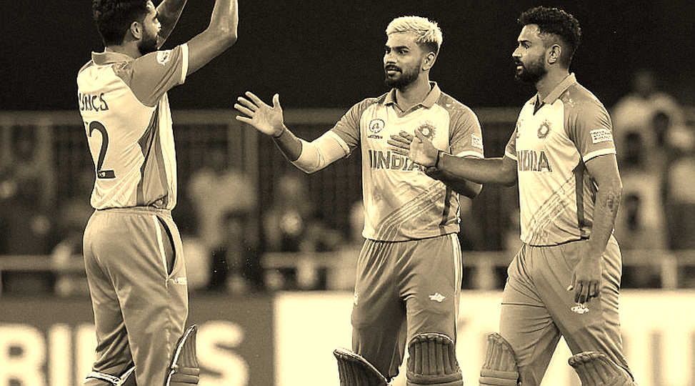 ২৮/৪-এর পরের নীরবতা: ইমরুল কায়েসের অভিযোগ আর বাংলাদেশের অস্থির একাদশ