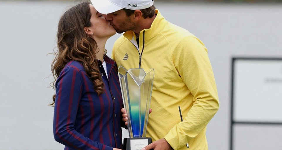 Past 50 Feet the Putter Quits — Does Kurmitola's Turf Honor That Rule? Past 50 Feet the Putter Quits — Does Kurmitola's Turf Honor That Rule?