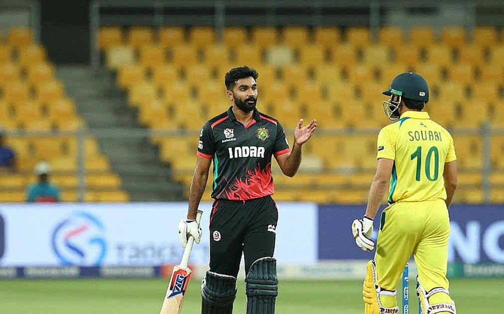 দুই মিনিটের মার্জিন: ফাটা হেলমেট-ফিতা, টাইমড-আউট এবং ক্রিকেটের সম্পাদক-রেফারি